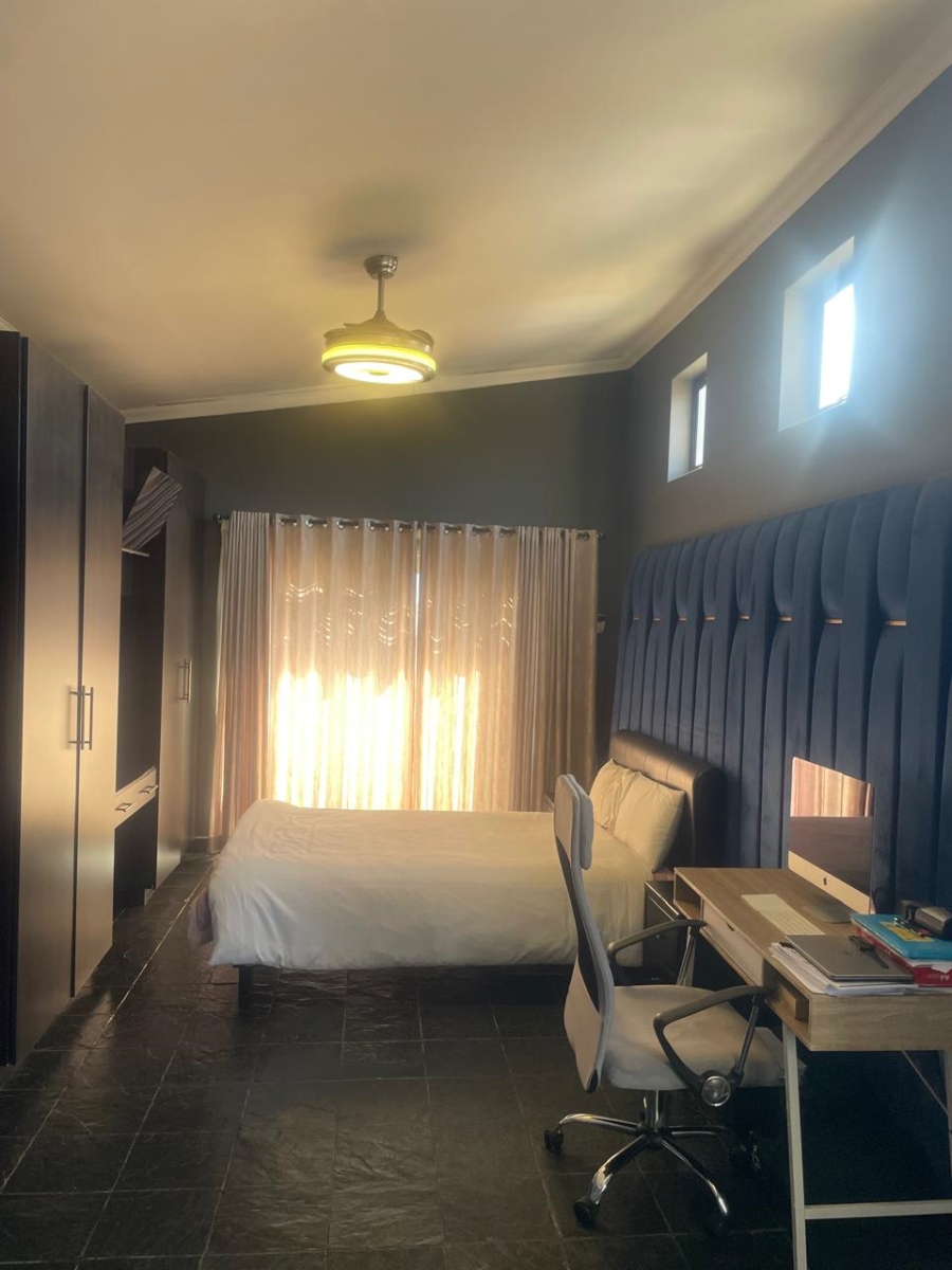 4 Bedroom Property for Sale in Gateway Manor North West